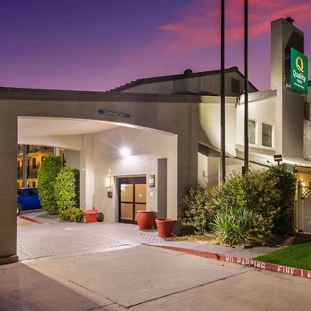 Quality Inn Tulsa Central מראה חיצוני תמונה