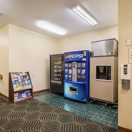 Quality Inn Tulsa Central מראה חיצוני תמונה
