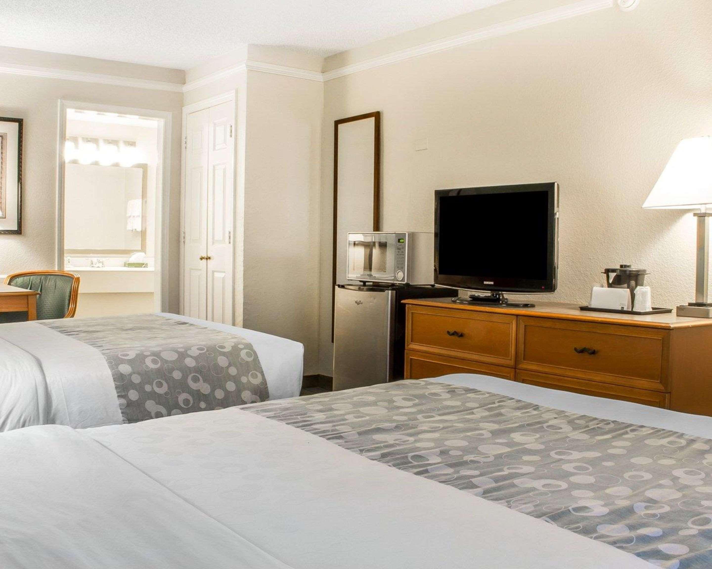Quality Inn Tulsa Central מראה חיצוני תמונה
