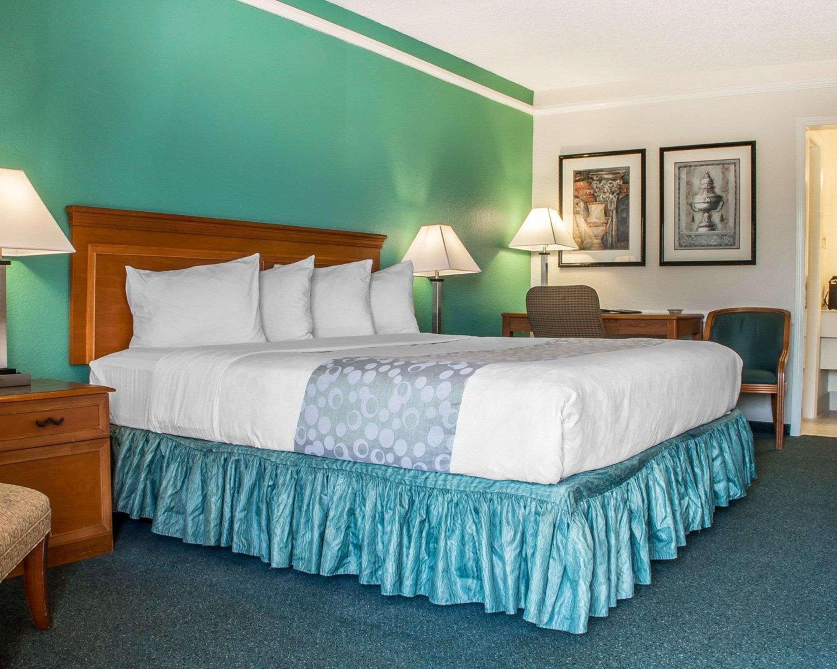 Quality Inn Tulsa Central מראה חיצוני תמונה