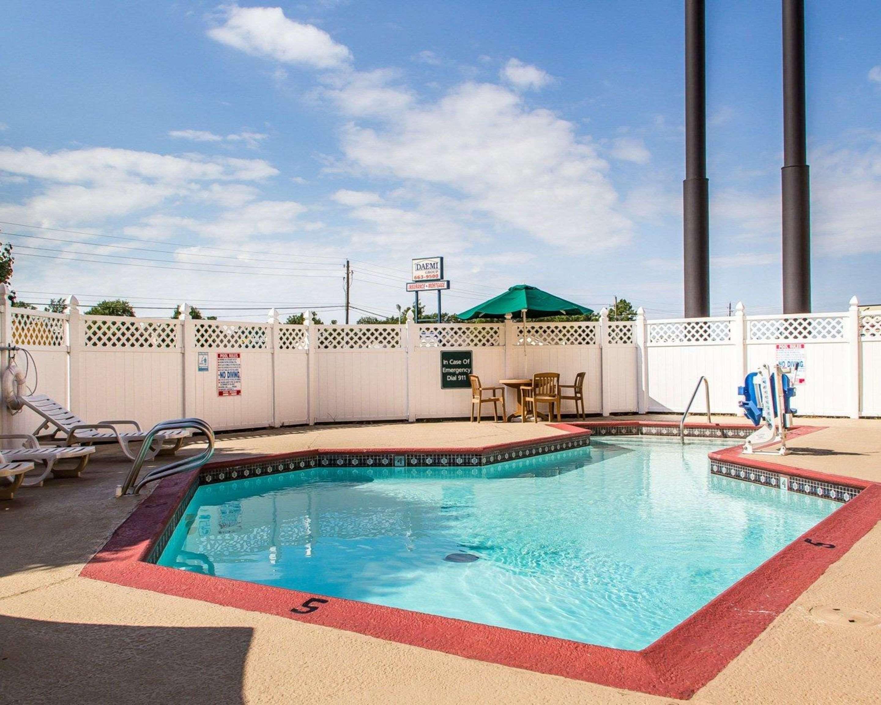 Quality Inn Tulsa Central מראה חיצוני תמונה