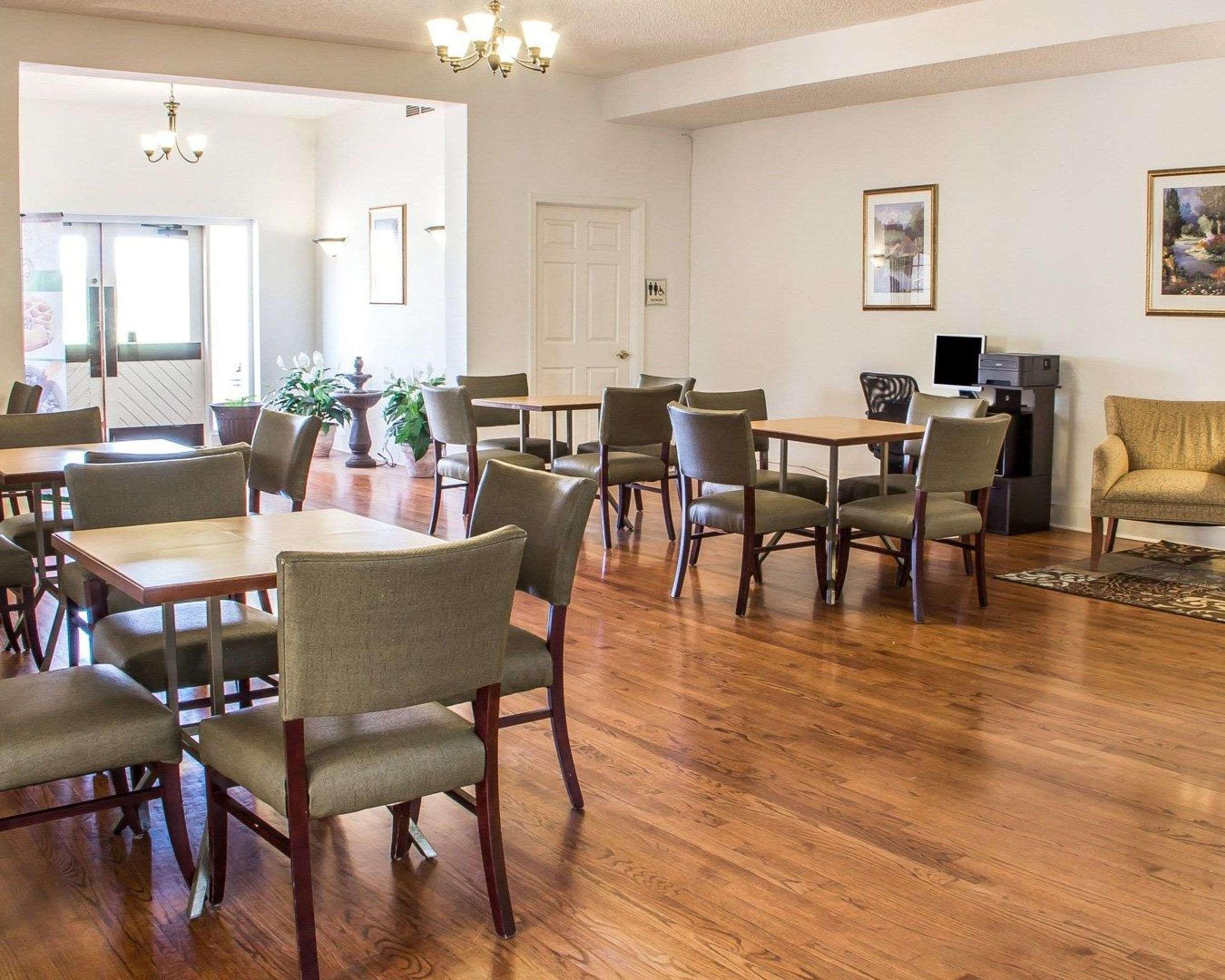 Quality Inn Tulsa Central מראה חיצוני תמונה