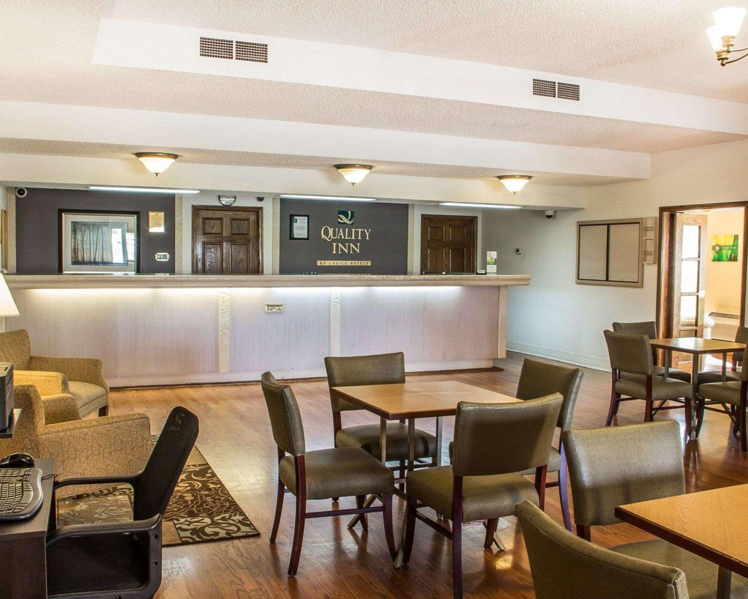 Quality Inn Tulsa Central מראה חיצוני תמונה