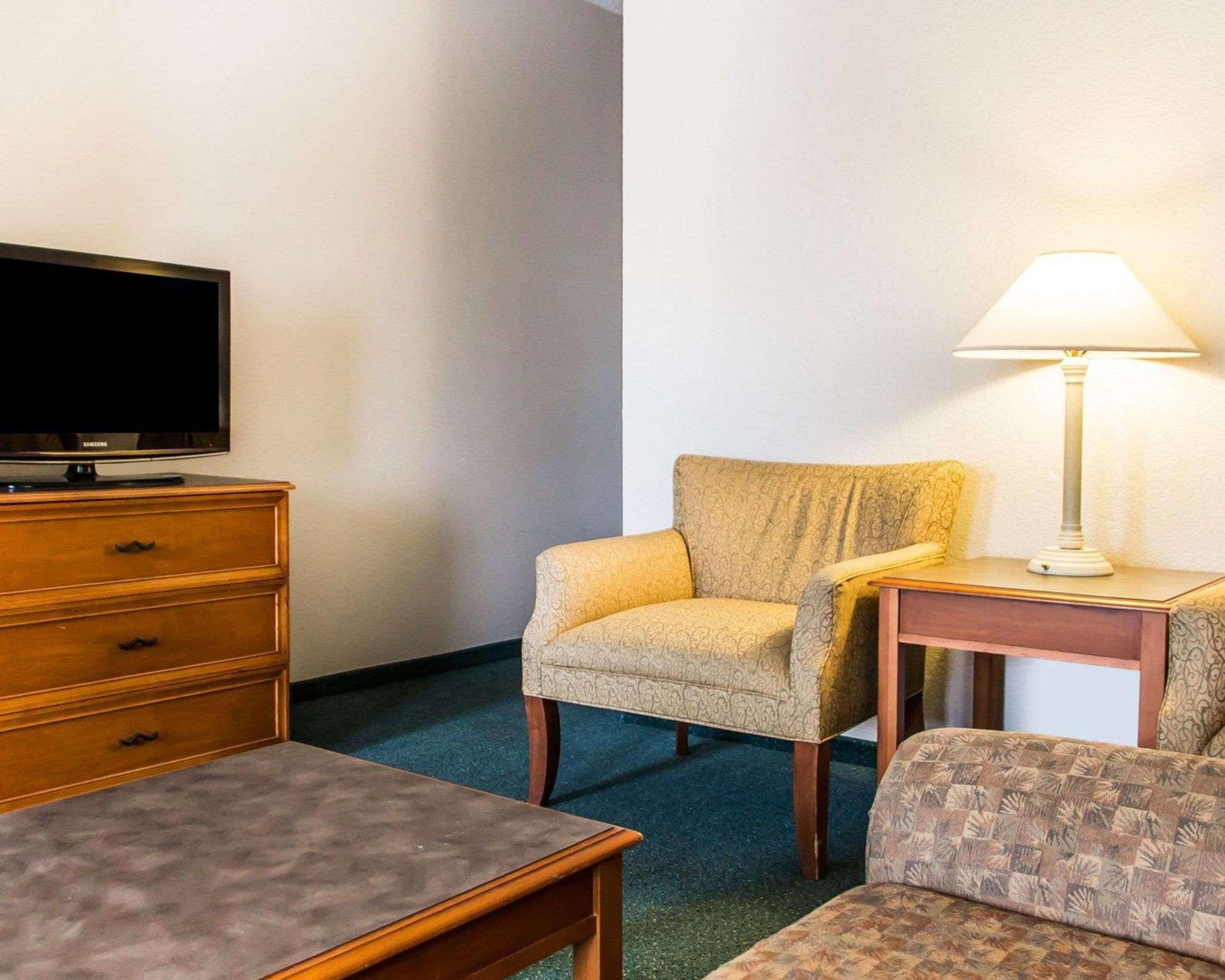 Quality Inn Tulsa Central מראה חיצוני תמונה