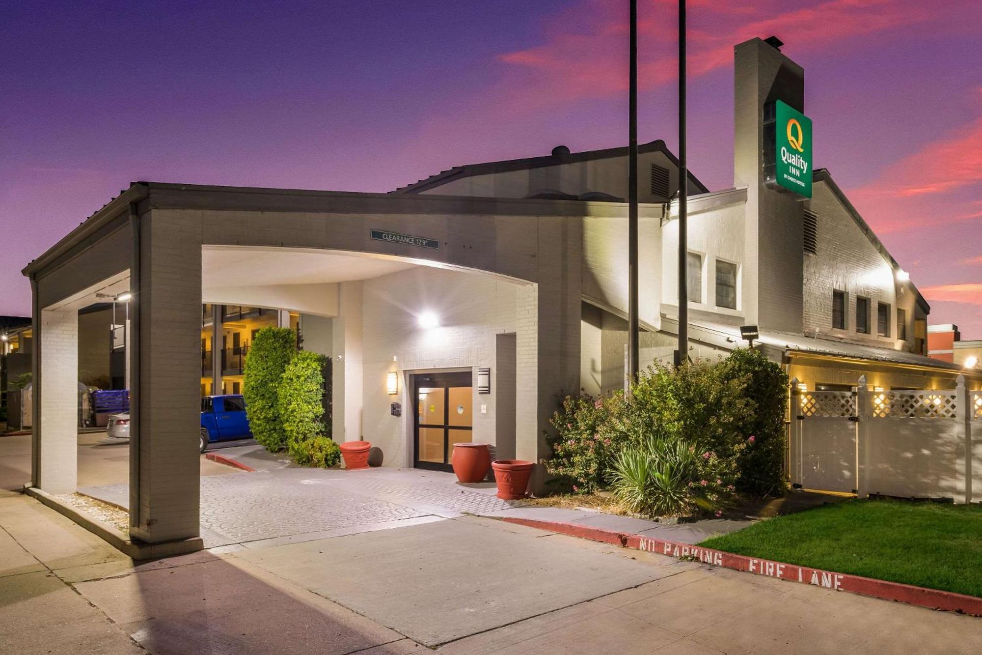 Quality Inn Tulsa Central מראה חיצוני תמונה