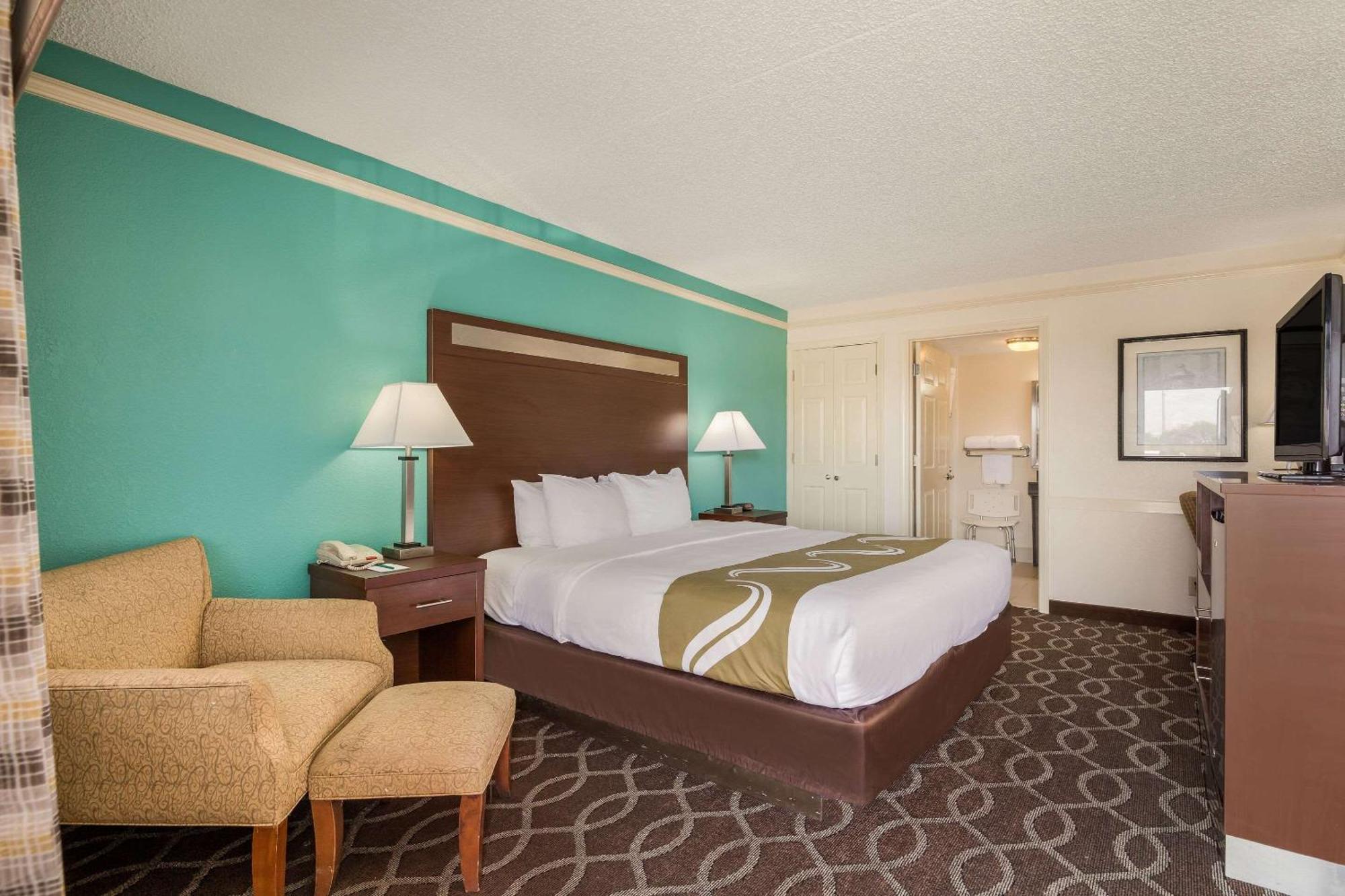 Quality Inn Tulsa Central מראה חיצוני תמונה