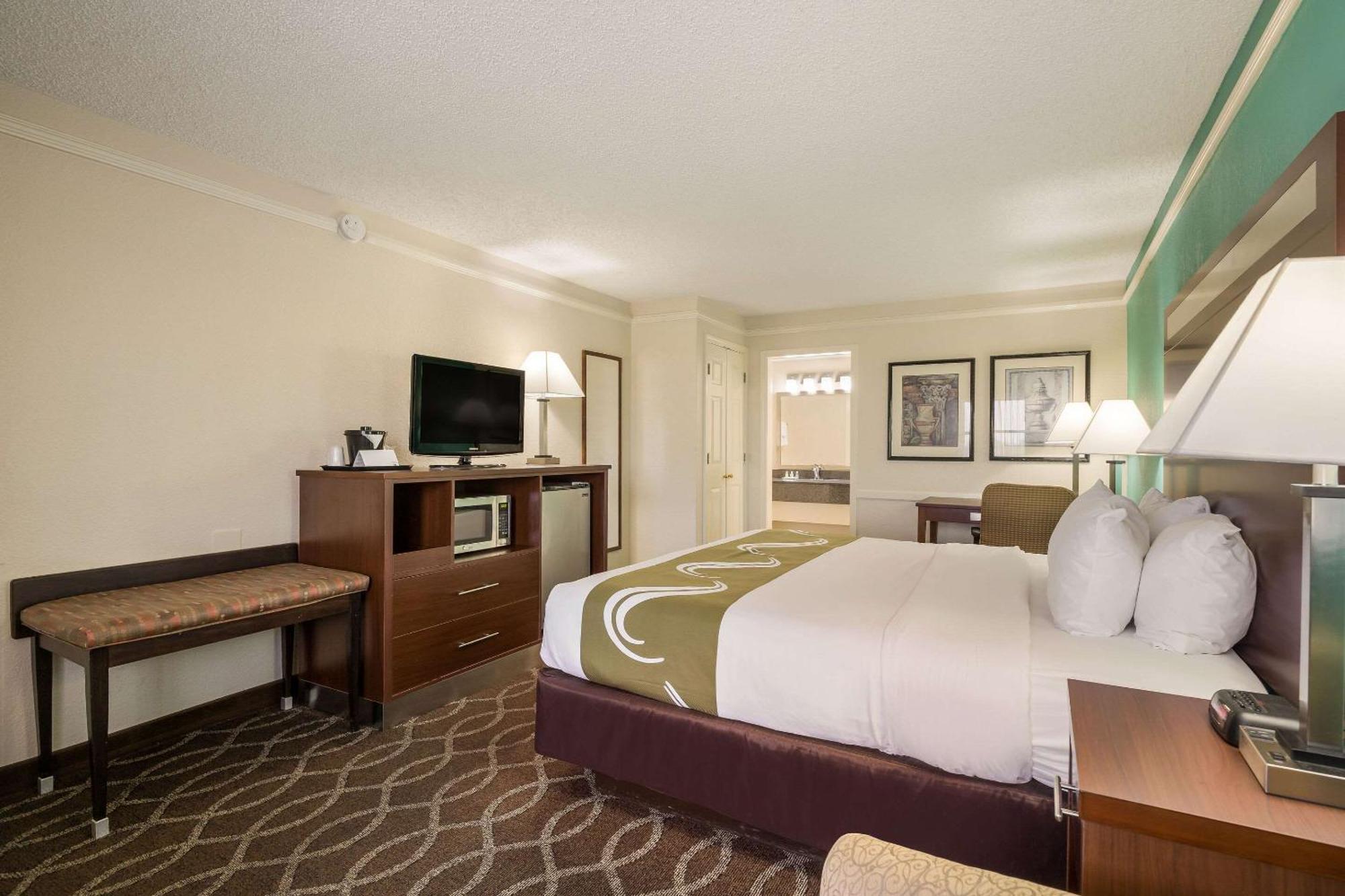 Quality Inn Tulsa Central מראה חיצוני תמונה