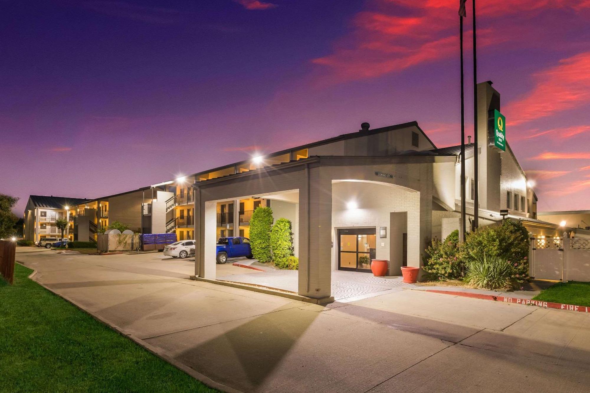 Quality Inn Tulsa Central מראה חיצוני תמונה