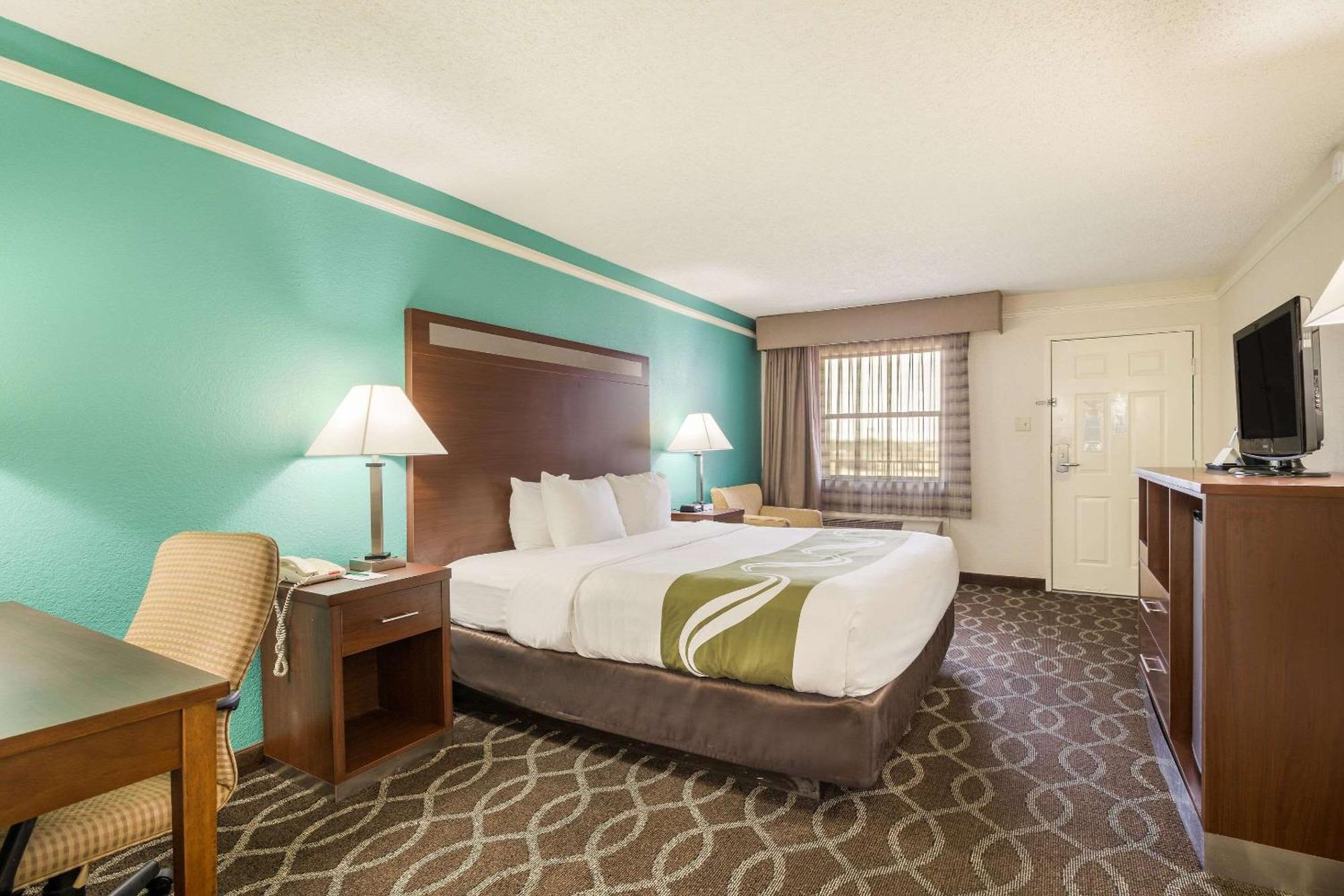 Quality Inn Tulsa Central מראה חיצוני תמונה