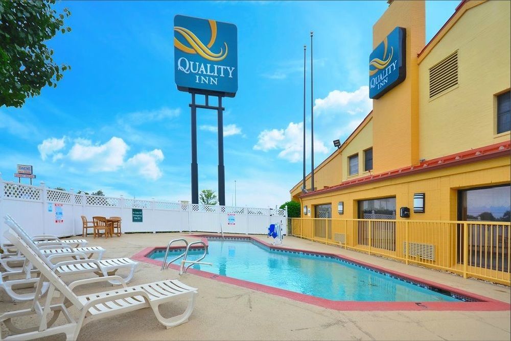 Quality Inn Tulsa Central מראה חיצוני תמונה
