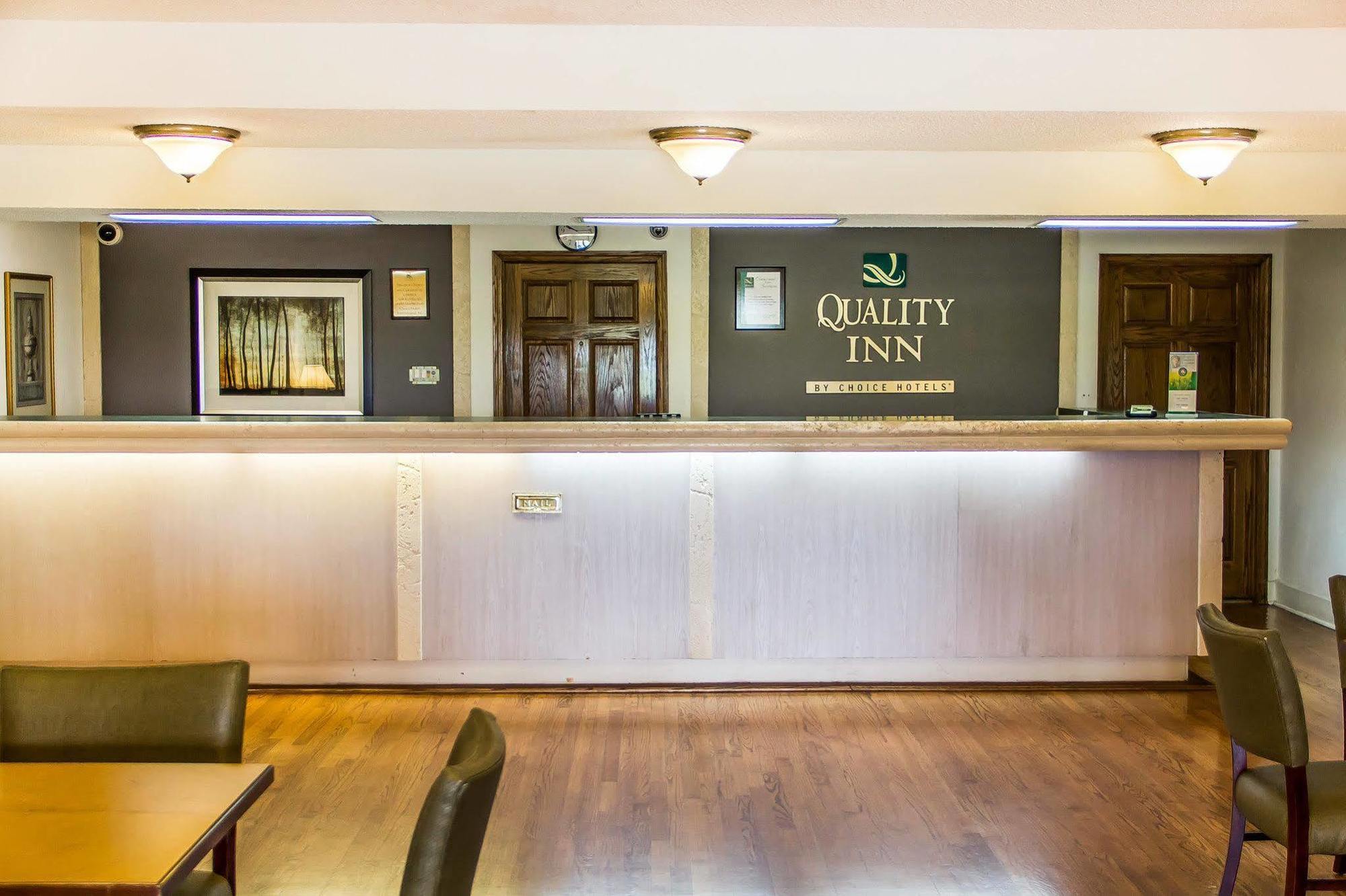 Quality Inn Tulsa Central מראה חיצוני תמונה